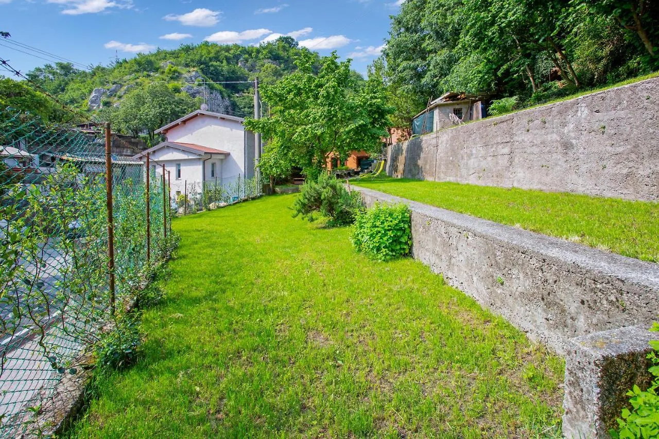 Residence Appartamento Londra Civate Italy